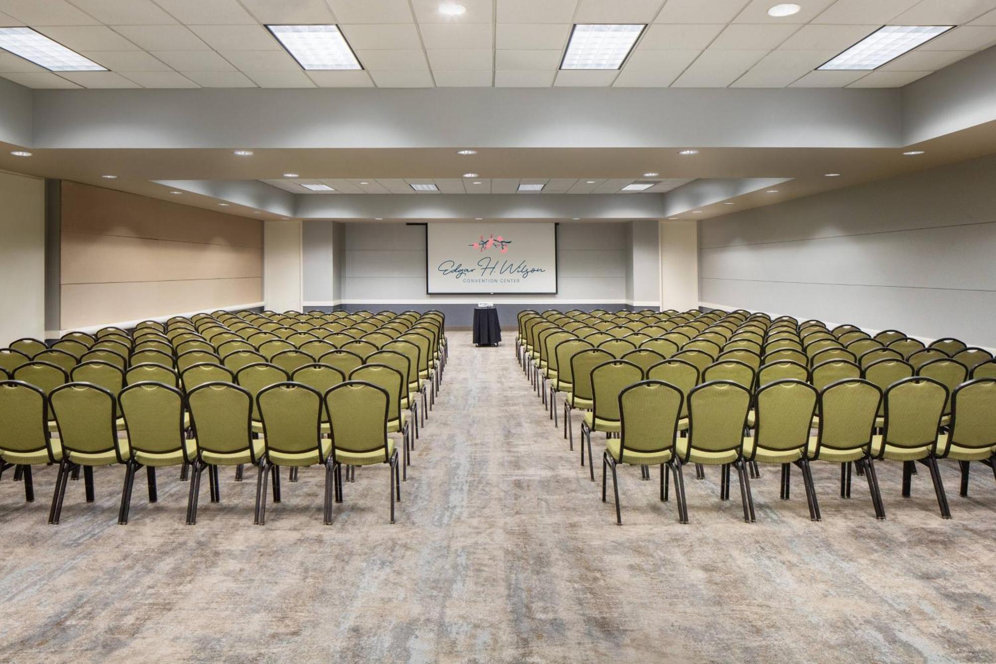 Hotel Marriott Center 3*